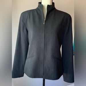 Lauren Ralph Lauren size 4 Gray Wool Front Zip &Pockets Built-In Sh. Pads blazer